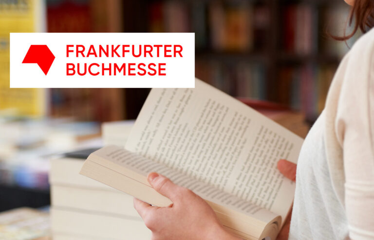 Blobbeitrag Aktionen auf der Frankfurter Buchmesse - Frau liest Buch