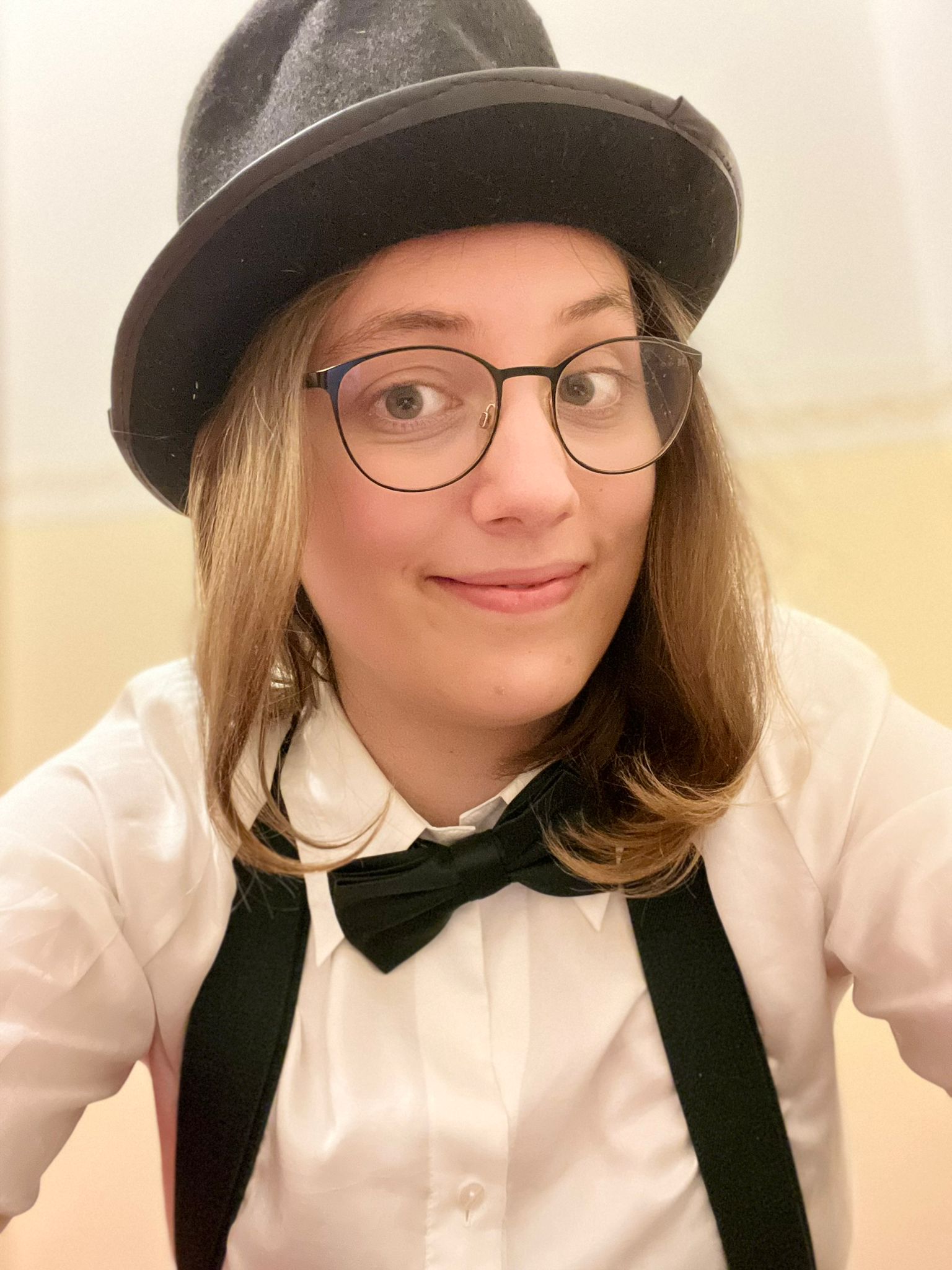 Sarah Helnwein Cover